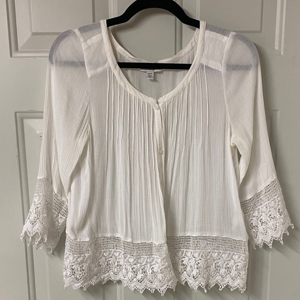 American Eagle Outfitters Flowy Lace Top XS
